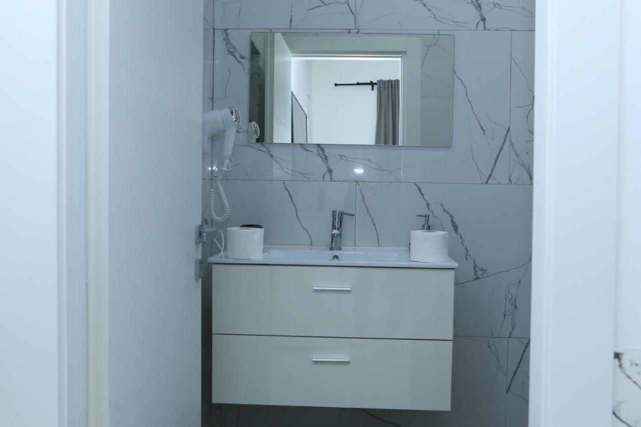 Santi House Apartment คาตาเนีย ภายนอก รูปภาพ